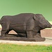Wildschwein-Skulptur auf einer VLS-Liegenschaft