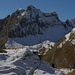 Aussicht beim Col de Fenestral (2453m) auf den abweisenden Felsberg Six Tremble (2701m); rechts ist zudem noch der Tête du Petit Cor (2670m) zu sehen.