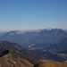 Hinterm Kaiser zeigen sich nun auch die Berchtesgadener Alpen etwas deutlicher...