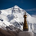 Blick vom Kloster Rongbuk auf den Mt. Everest (8850m).