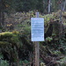 Posten 4 des Waldlehrpfad "Waldverjüngung auf Moderholz": Eigenschaften des Moderholz