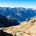 Ecco il punto panoramico, sullo sfondo la Valle di Petronilla con il Rifugio Alpe di Lago, nostra meta odierna