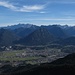 Kleiner Berg mit großer Aussicht: beispielsweise über den Talkessel von Reutte hinüber zur Zugspitze .....