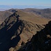 Aussicht vom Mulhacén (3478,6m) nach Osten zum benachbarten Alcazaba (3371m), den dritthöchsten eigenständigen Berg der Sierra Nevada.
