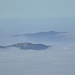 Isole sperdute nella nebbia della pianura.
