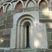 L'altra finestrella dell'abside e le decorazioni decisamente pregevoli. 