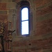 La singolare decorazione di fianco ad una delle finestre dell'abside.