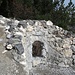 Die Ruine eines Kalkofens nordwestlich von Il Fuorn, gemäss dem [https://de.wikipedia.org/wiki/Ofenpass Wikipedia-Eintrag] in Betrieb bis ins 19. Jahrhundert.