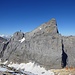 Die Titlis-Besteiger haben leichtes Spiel: Von der Bergstation Klein-Titlis ist es bis zum Gipfel nicht mehr weit. Die Arbeitserleichterung hat dafür seinen (stolzen) Preis...