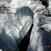Die Natur hat ein hübsches Gletschertor geformt.
