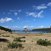 Am Bezbozhko ezero / Безбожко езеро - Blick vom südlichen Seeufer zur Hütte.