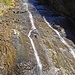 An Fusse des Wasserfalls