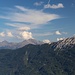hinterm <a href="http://www.hikr.org/tour/post24088.html">Tschirgant</a> die Stubaier Alpen