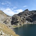 Hochalpiner Augenspass,der stille Schwarzsee mit 2605 m als höchstgelegener der Spronser Seen wird links passiert.