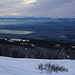 Gipfelaussicht vom Le Cochet (1483,3m) über den Lac de Neuchâtel und Yverdon-les-Bains zu den Berner Alpen.