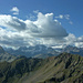 Links Piz Cancian (3103m), im Hintergrund das Berninamassiv, rechts im Vordergrund Corn di Marsc / Monte Saline (2805m)
