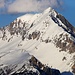 Mont de l'Arpille (2085,1m): Aussicht vom Gipfel im Zoom zum Grand Chavalard (2898,9m). Der Südrat sieht richtig spannend aus für eine Winterbesteigung.
