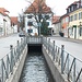 In Weilheim. Die Obere Stadt (so heißt die Straße) wird vom Bach geteilt. 