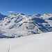ein Wintertraum - der Schneemann in seinem Element<br /><br />(Blick zum niedlichen Skigebiet der Bivianer)