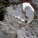und nun bin ich schon bei dem berühmten Loch im Felsen angekommen, viele Berggänger nehmen hier den Fotoapparat aus der Tasche ......