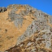 La salita verso il Monte Gemevola, bisogna superare qualche breve tratto roccioso.