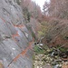... und ermöglicht Einblick in die beeindruckenden Felswände am Ende des Burgbaches ....