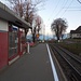 Wir warten auf den verspäteten Zug in Gontenbad