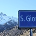 <b>Sogn Gions (1600 m), la località più vicina all'imbocco della Val Cristallina, sembra un paese fantasma: tutte le abitazioni sono chiuse, non c'è segno di vita!</b>