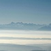 Blick in das Berner Oberland bis hin zum 160 km entfernten Aletschhorn im Wallis. Dort hinten gibt es auch einen Altmann an der Grenze BE/VS. 
Edit:
Auf dem Widderfeld in der Pilatus-Region waren wir eine Woche später.

[tour115728 Widderfeld 2076 m - Der Wanderherbst nimmt kein Ende...]