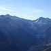 Zoomt ins Falzthurntal mit der Lamsenspitze rechts und dem Grat zum Hochnissl links