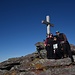 Gipfelfoto auf dem Schwarzstöckli - wir sind alleine und erfreuen uns am herrlichen Wetter