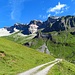 Die Strasse zur Alp