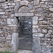 Il portale della facciata Est.