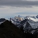 Auch elegante Spitzen der Lechtaler Alpen schauen hervor.
