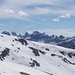 die Südwestecke der Lechtaler Alpen, links Valluga, das spitze Horn ist die Roggspitze.