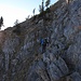 Das letzte Kletterstück am Grat ist mit einer Kette versichert, die man aber im Aufstieg nicht unbedingt braucht / la ultima risalita nella roccia è attrezzata con una corda, di che in salita non si ha veramente bisogno
