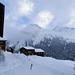 Die Maiensässe von Bartg - im Hintergrund Carungas (Bildmitte), rechts davon Piz d'Err