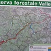 in rosso i sentieri classici, in blu quelli alpini, in bianco i sentieri della riserva, un po' piu grezzi.. in verde il perimetro della riserva