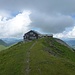 Die Hütte vom Gipfelkreuz aus forografiert
