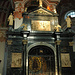 Kapelle der Schwarzen Madonna. Die Schwarze Madonna von Einsiedeln ist ein spätgotisches Gnadenbild aus der Mitte des 15. Jahrhunderts. Die schwarze Hautfarbe stammt vom Russ der Kerzen und Lampen, die vor der Figur brannten.