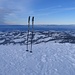Skistöcke auf dem Gipfel