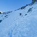 [u Aichen] legt sich ins Zeug beim Abstieg von der Chärpfscharte. Bei dem ziemlich haltlosen Schnee wohl die beste Abstiegstechnik.