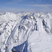 Blick zur gegenüberliegenden Tauberspitze(2298m, auch mit Ski möglich), links die Knittelkarspitze, ganz hinten die Zugspitze