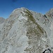18 Der Gipfelaufbau der Mitterkarlspitze. Einfaches Schrofengelände.