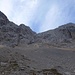 Blick hoch zur Scharte zwischen Spitzmauer und Weitgrubenkopf, rechts der Mitte führt der Klettersteig hoch