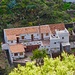 Häuser im oberen Teil des Barranco de Roque Bermejo in der Nähe von Chamorga.