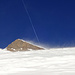 Blick zum Calanda-Dach - es scheint zu brennen, doch die Windfahnen sind kalt