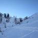 <b>La sciata è molto piacevole; la traccia è buona e la presa delle pelli perfetta. A partire dall’Alpe Val d’Olgia si alza tuttavia un venticello gelido che mi costringe a continuare con il passamontagna calato sul volto. </b>