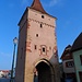 Man gelangt über die Rue de Molsheim in den Ort Rosheim und betritt die historische Altstadt durch das mittelalterliche Lewertor.