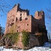 Das Château de Rathsamhausen aus dem 12. bis 15. Jahrhundert steht auf einem inselartigen Felsblock.